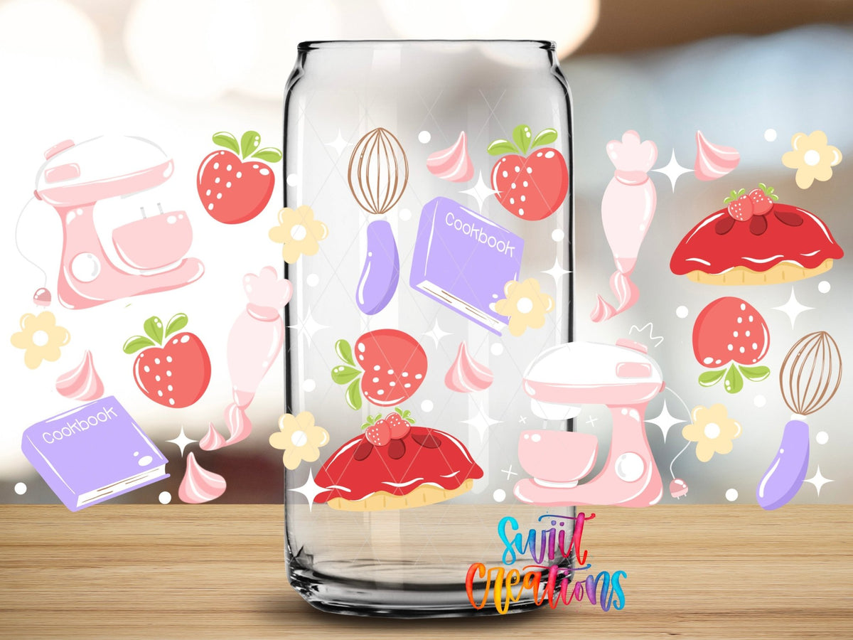 Close-up of the Strawberry Pie Baking UV DTF full wrap on a clear glass can