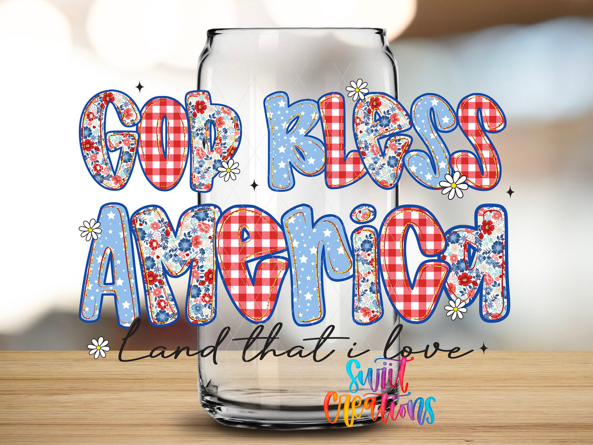 God Bless America design close-up on a clear glass can tumbler