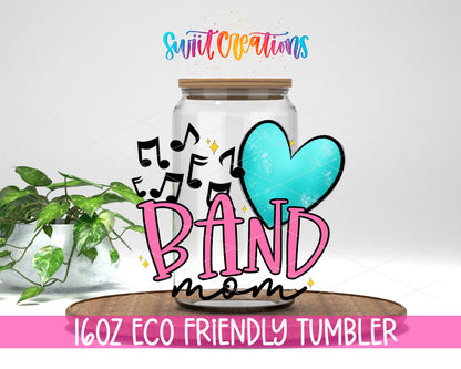 Band Mom design on a 16 oz clear glass tumbler with bamboo lid