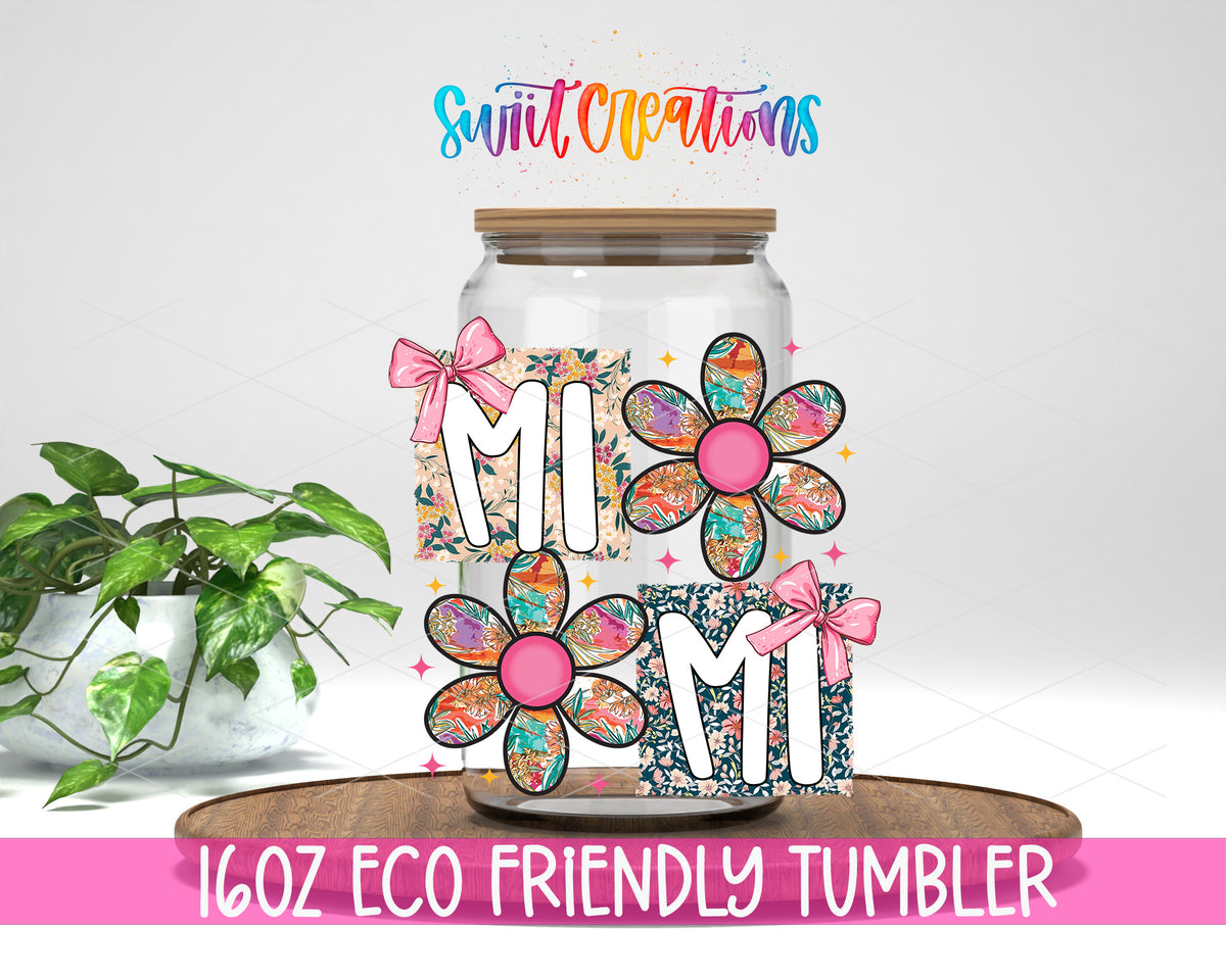 Mimi design on a 16 oz clear glass tumbler with bamboo lid