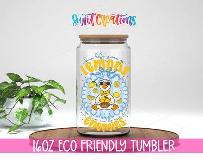 When Life Gives You Lemons design on a 16 oz clear glass tumbler with bamboo lid