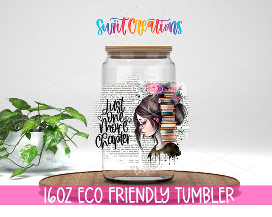 Just One More Chapter design on a 16 oz clear glass tumbler with bamboo lid