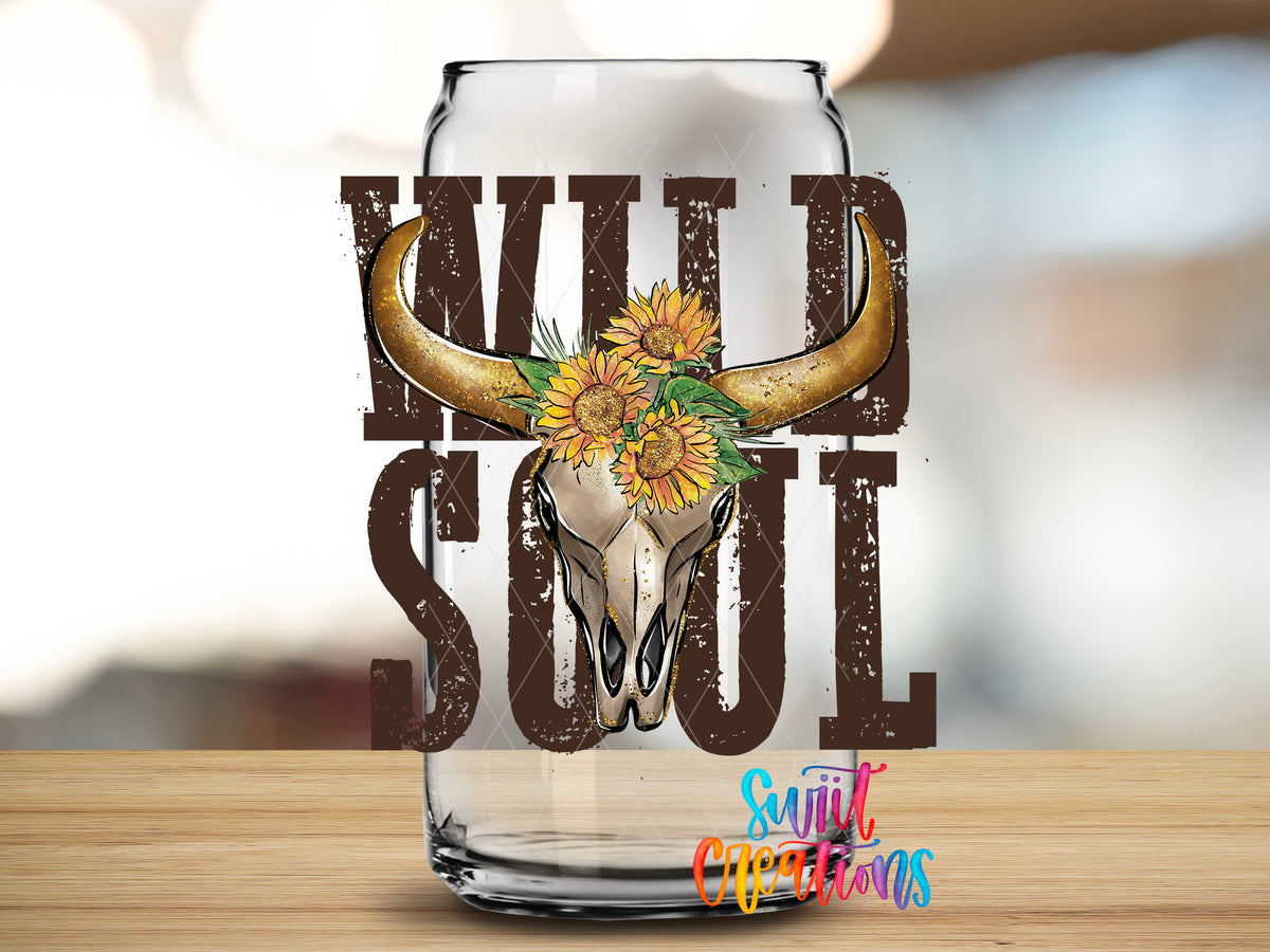 Wild Soul design close-up on a clear glass can tumbler